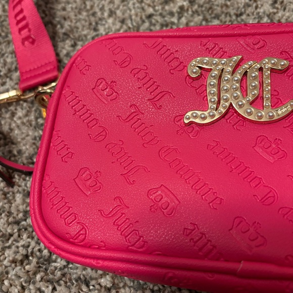 Juicy Couture Fuchsia Crossbody Bag with Gold Accents - Picture 4 of 7